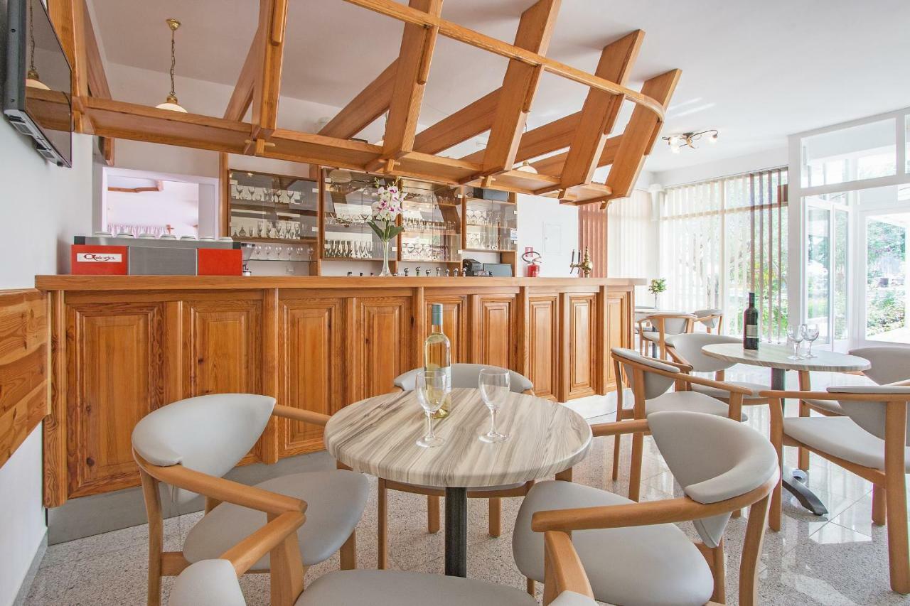 Pansion Oliva Hotel Krnica Eksteriør billede