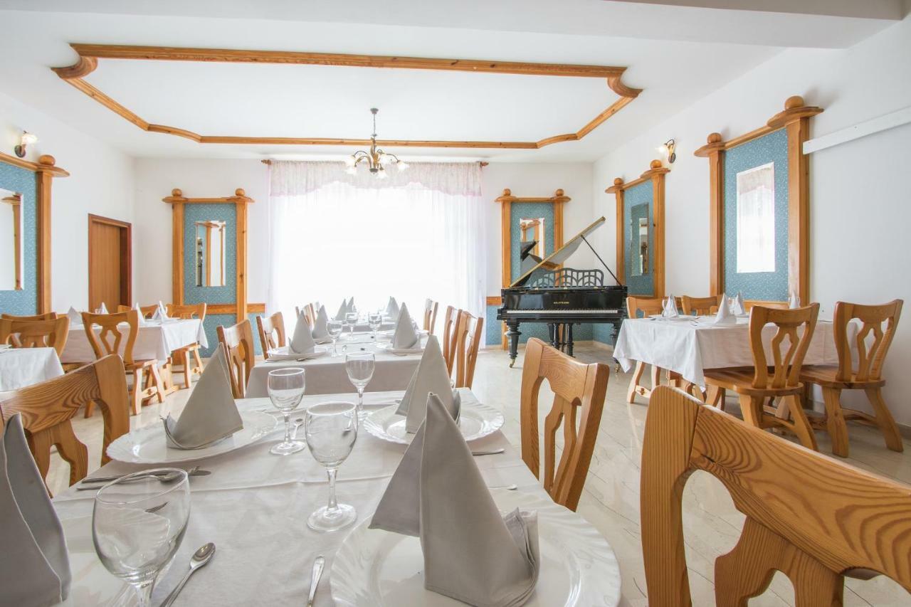 Pansion Oliva Hotel Krnica Eksteriør billede