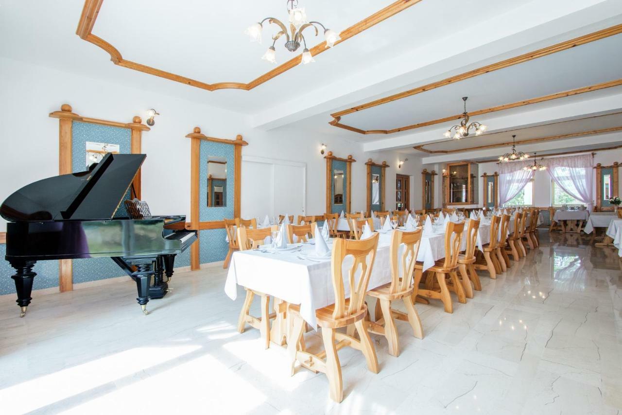 Pansion Oliva Hotel Krnica Eksteriør billede