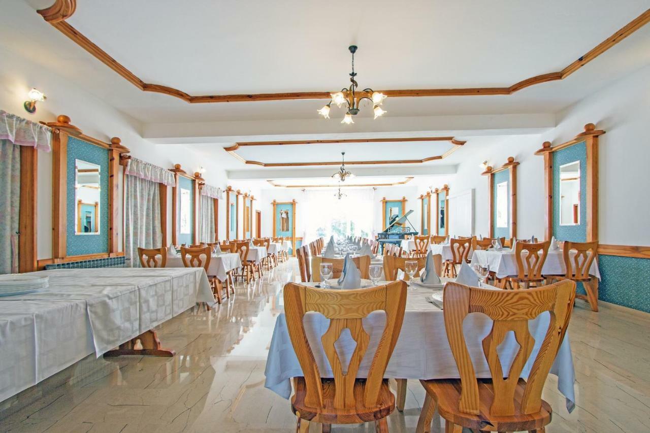 Pansion Oliva Hotel Krnica Eksteriør billede