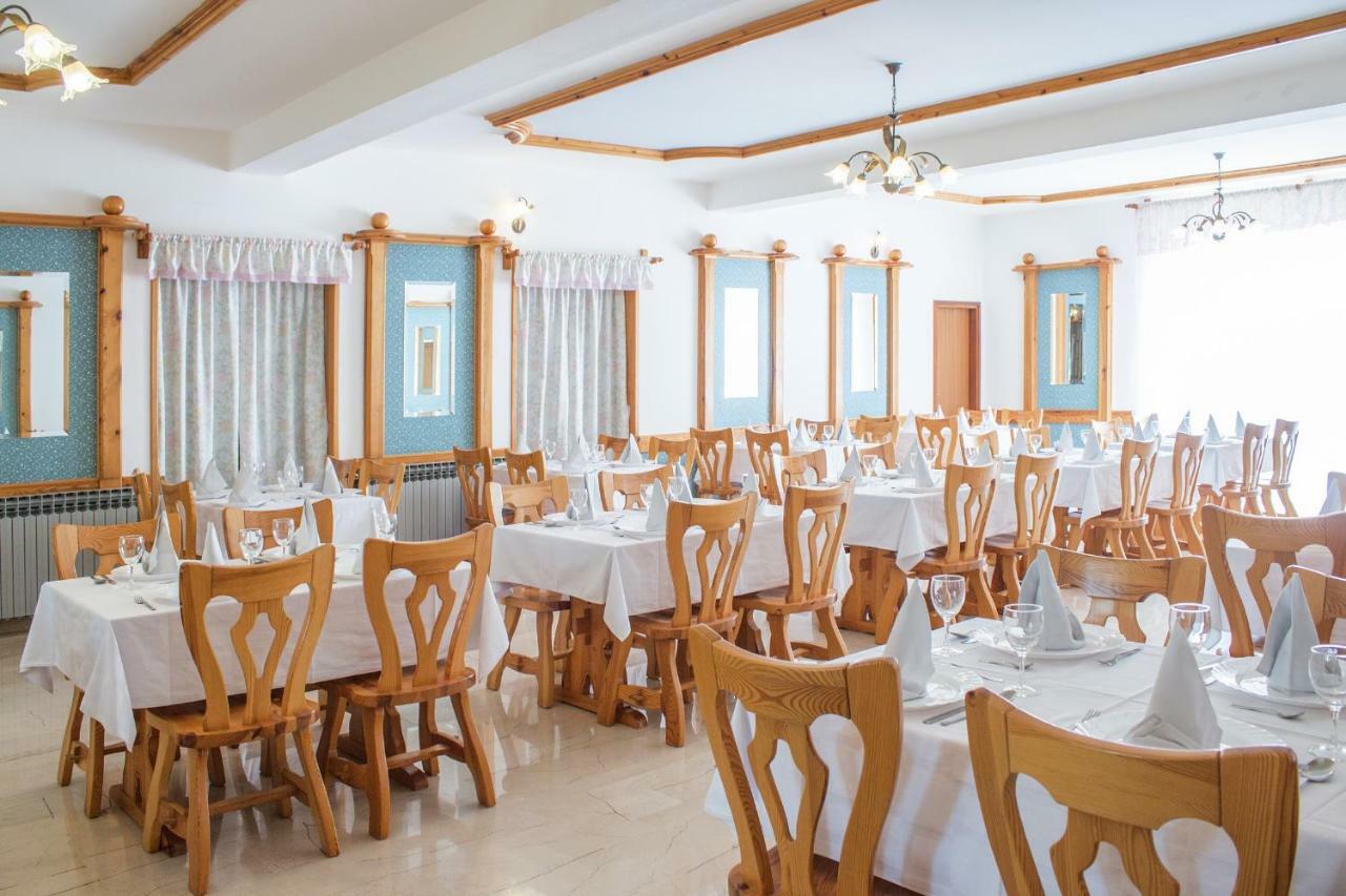Pansion Oliva Hotel Krnica Eksteriør billede